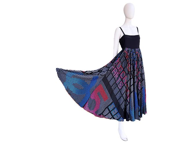 Chanel Robe Maxi en Soie avec Logo CC 40 FR 13K$ Multicolore