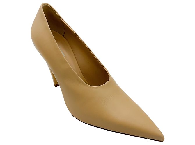 Zapatos de tacón de cuero beige con punta afilada Max Mara