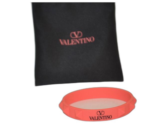 Bracciale Valentino Garavani in silicone rosa