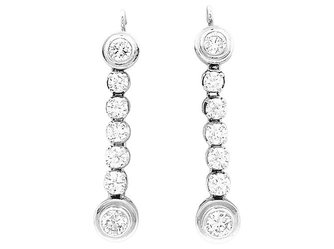 Autre Marque Par de pendientes colgantes, oro blanco y diamantes.