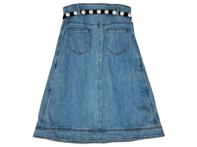 Vestido Chanel em denim azul sem alças com pérolas