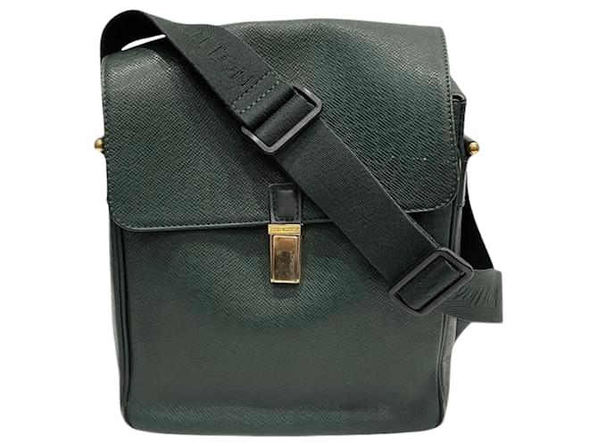 Louis Vuitton YARANGA Taiga Shoulder Bag Black Leather  ref.2323339