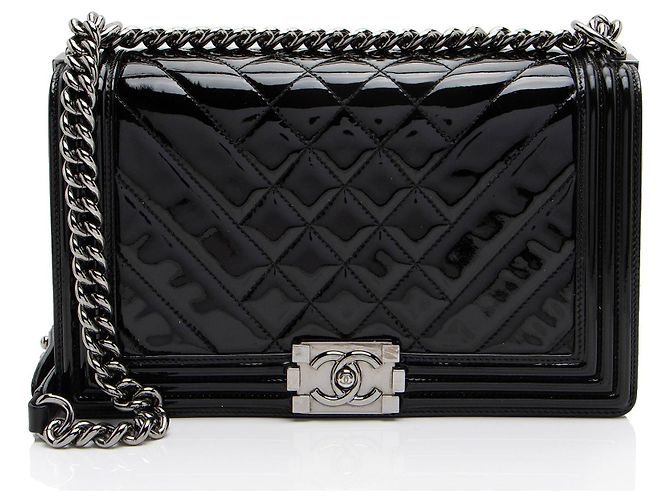 Sac Boy Medium en cuir verni Chevron de Chanel Noir