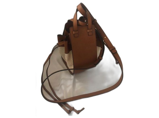 Bolsa Loewe Mini Hammock Bege de Couro e Tecido