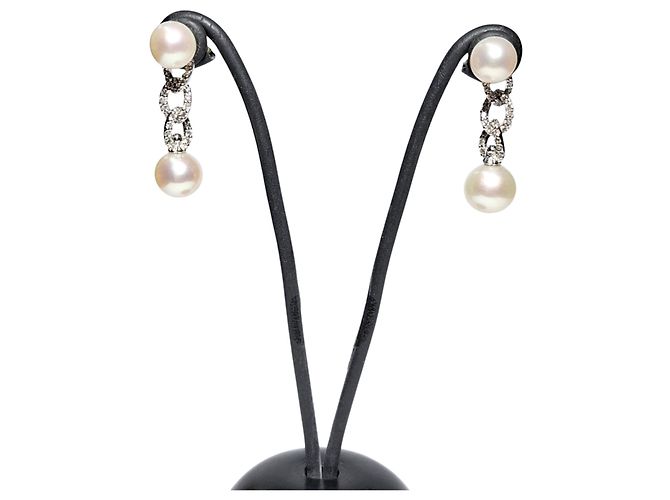 Autre Marque Brincos médio-longo de pérolas e diamantes em ouro branco 18k