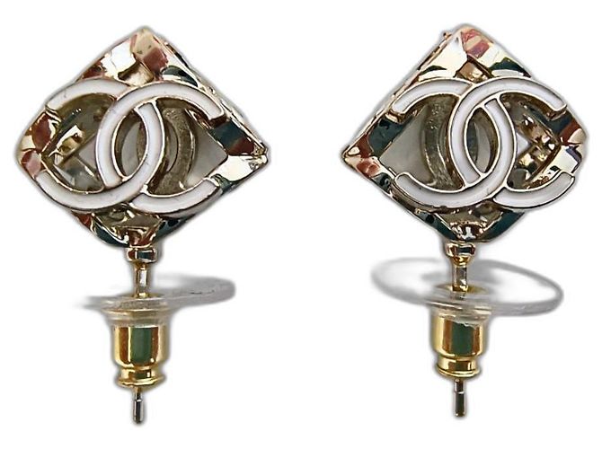 Boucles d'oreilles Chanel CC 3D Dorées/Blanc