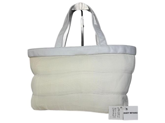 Vintage Issey Miyake Plissee Ledertasche weiß