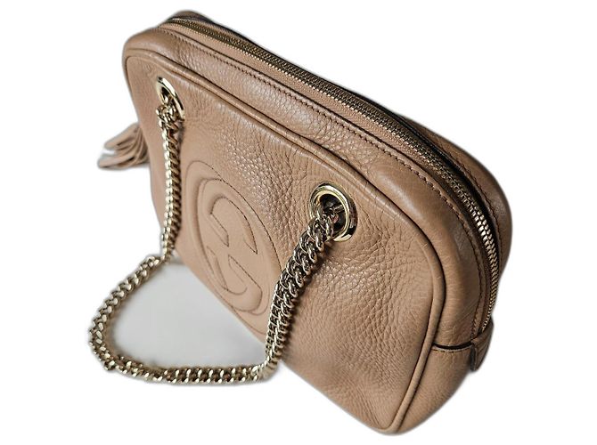 Gucci Soho Tasche mit doppelter goldener Kette Beige
