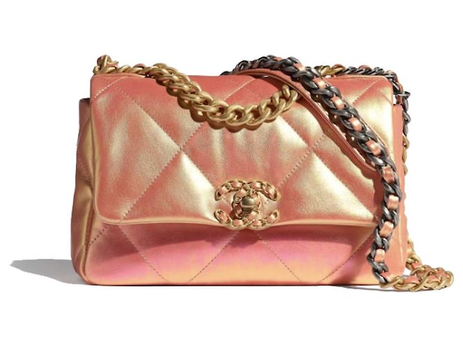 Chanel 19 Couro de bezerro iridescente acolchoada média aba rosa