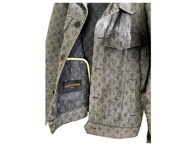 Louis Vuitton Edition: Vigirl Edition (limited/rare edition) Blue