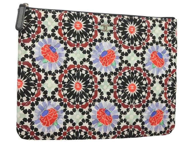 CHANEL Matelassê COCO Marca Pouch Nylon Multicolor CC Auth 129976V Multicor