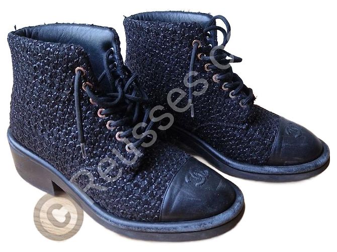 Timeless Botas ankle Chanel em couro e tweed em bom estado