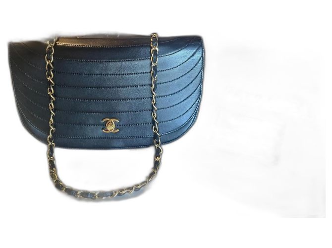 Bolsa Chanel Timeless meia-lua em couro de cordeiro azul marinho
