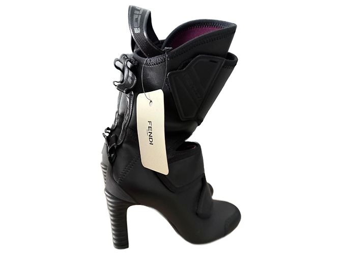 Fendi Leather Promenade ankle boots FW 2020 collection Black