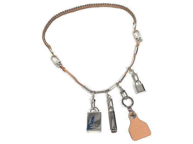 Colar com cadeado de titânio logo Monogram Louis Vuitton Prata
