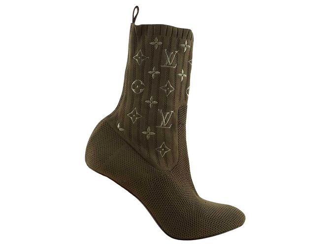 Louis Vuitton Khaki-Stiefel