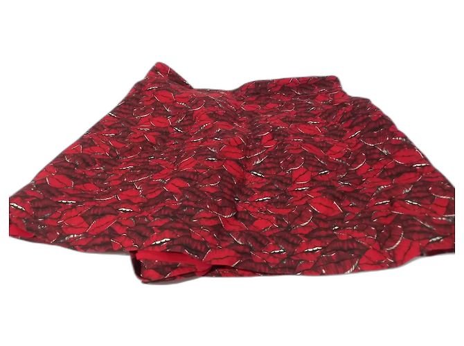 Falda corta roja con estampado de labios Valentino