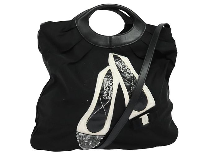 Borsa a spalla Salvatore Ferragamo Nylon 2way Nera Auth 127844 Nero