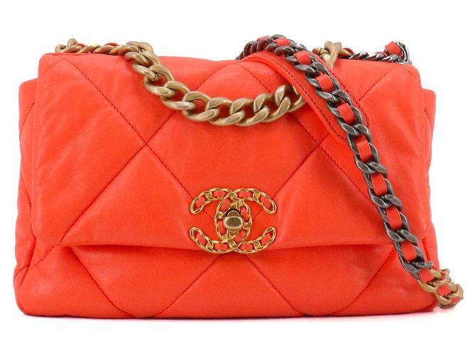 CHANEL - Bolsa de ombro Chanel 19 em couro laranja