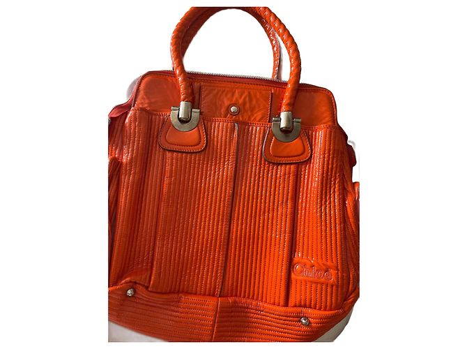Chloé Bolso grande Heloise Sánchez de couro envernizado acolchoado laranja