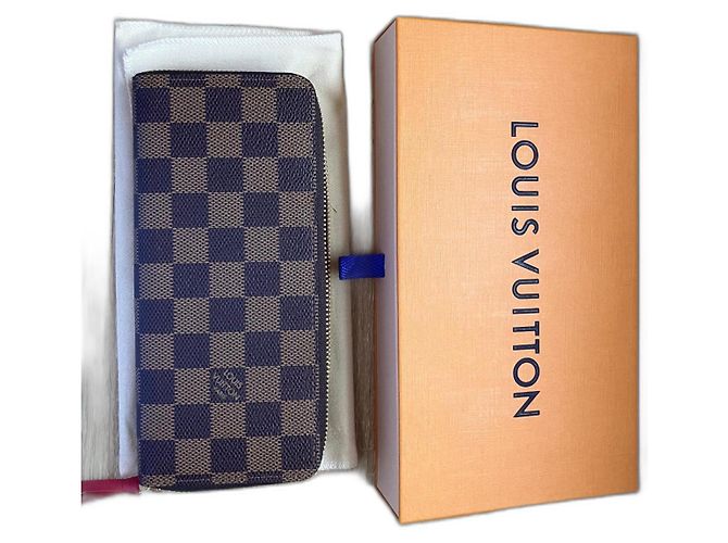 Neverfull Louis Vuitton Wallets Brown