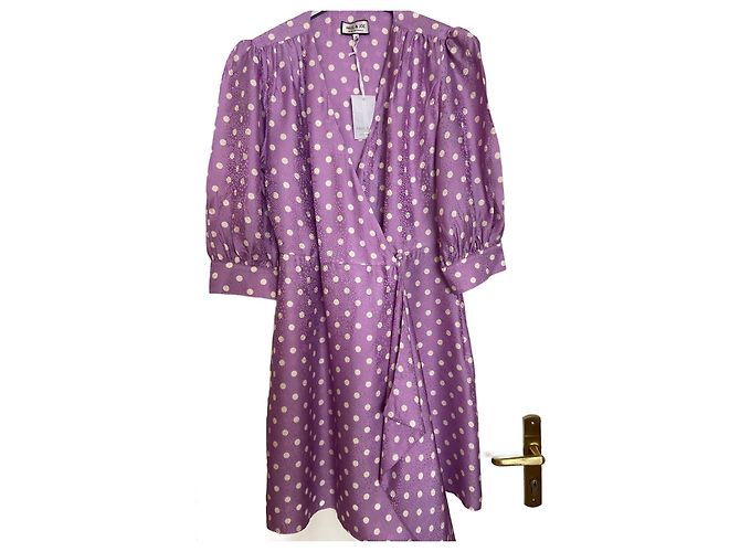 Vestido envelope Paul & Joe de bolinhas em viscose e seda roxo