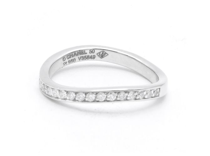 Chanel Ring aus Platin und Diamanten Größe 49 Silber