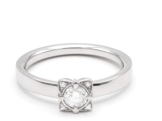 Bulgari Ring aus Platin mit Diamanten 0,25 ct Silber