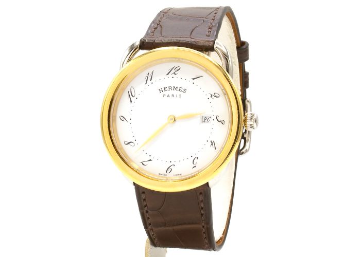 Hermès nova bateria, e entregue com um ano de garantia a partir da data da compra Dourado