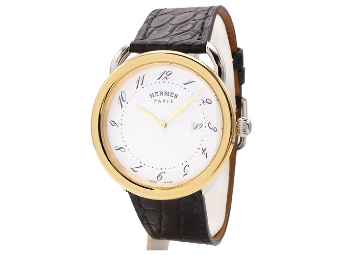 Hermès nova bateria, e entregue com um ano de garantia a partir da data da compra Dourado