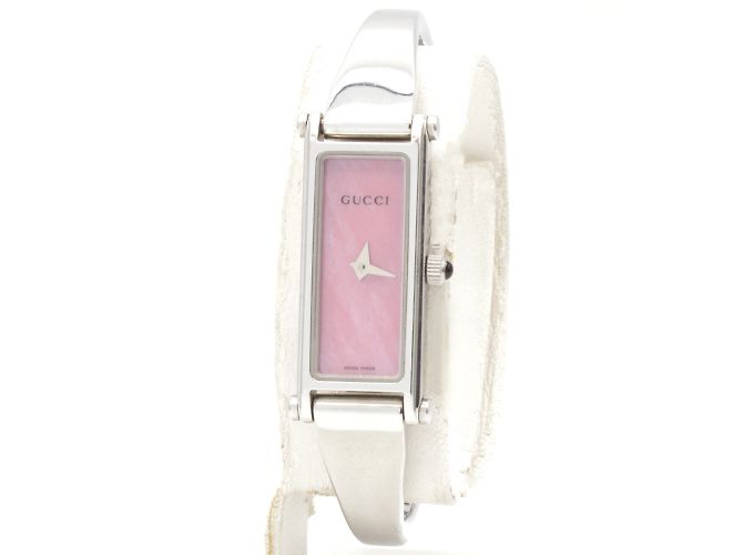 Relógio Gucci muito bonito, modelo 1500L. Prata