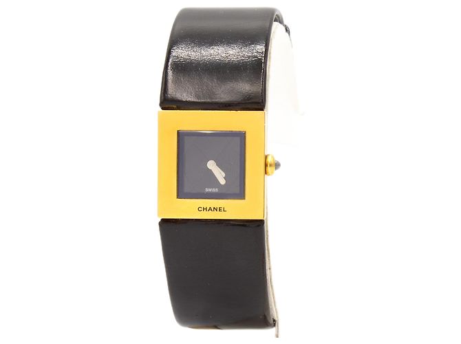 Relógio feminino "MATELASSÉE" da Chanel. Dourado