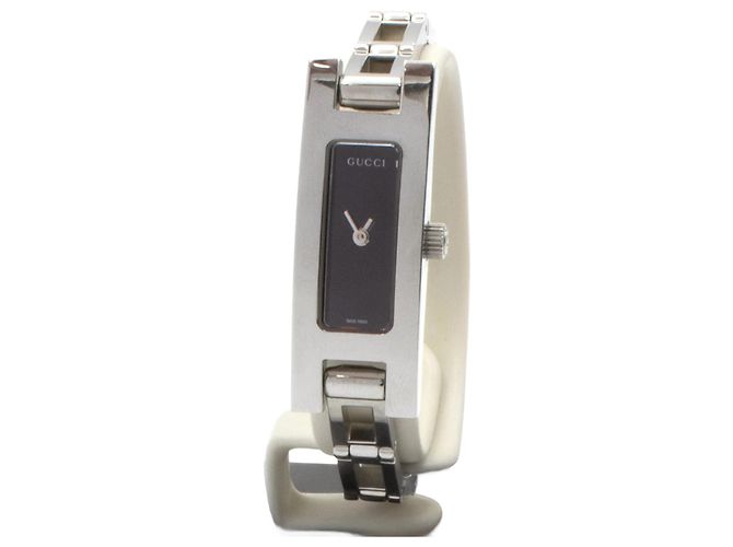 Reloj Gucci, modelo 3900L. Plata
