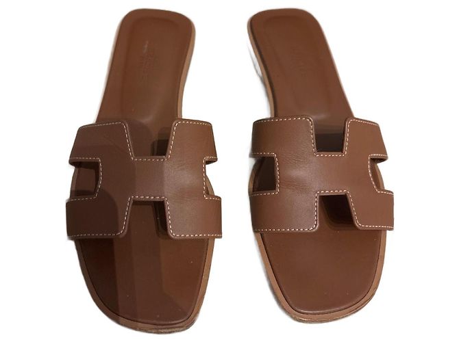 Sandali Hermès Oran in pelle marrone chiaro 36