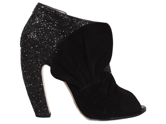 Miu Miu Stiefeletten mit Absatz Schwarz