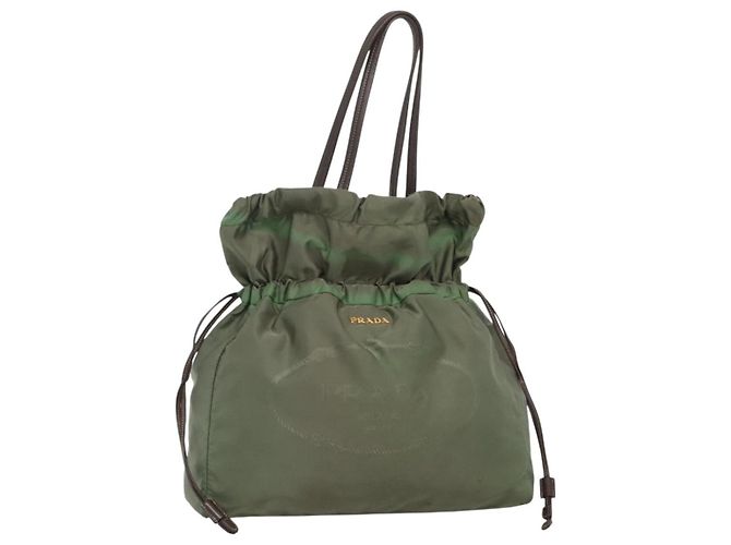 Borsa Tote Prada in nylon verde oro Auth 128736 D'oro