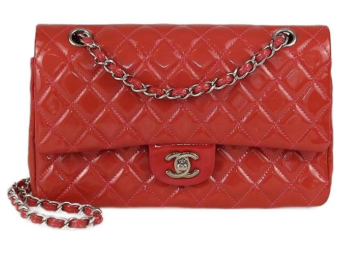 Bolso Chanel Coral Medium Classic de charol con doble solapa