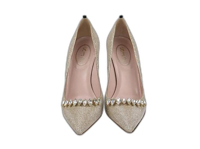 Autre Marque SJP Sarah Jessica Parker Gold Crystal Embellished Pointed Toe Pumps Golden  ref.2366670