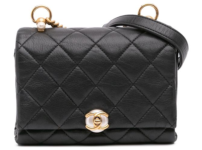Chanel Mini Preto em Couro Matelassê com Pérolas CC Accordion