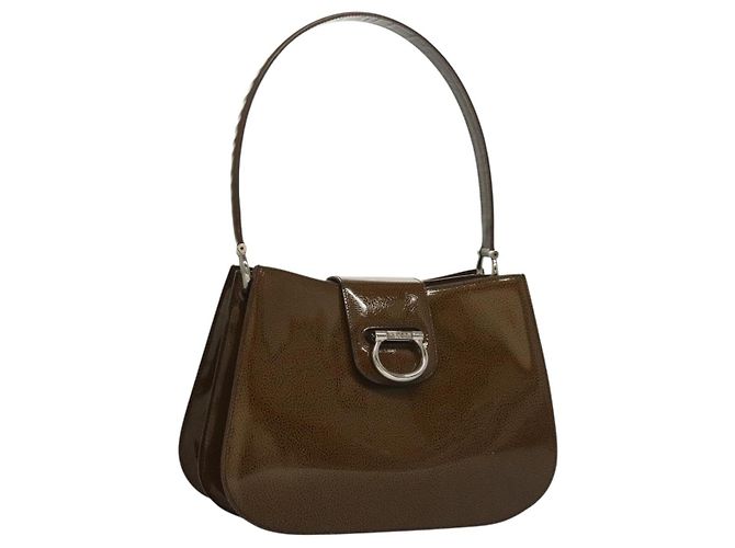Céline CELINE Shoulder Bag Patent leather Khaki Silver Auth ep9681 Silvery