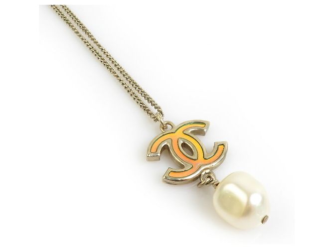 Colar de ouro Chanel com pérolas falsas Dourado
