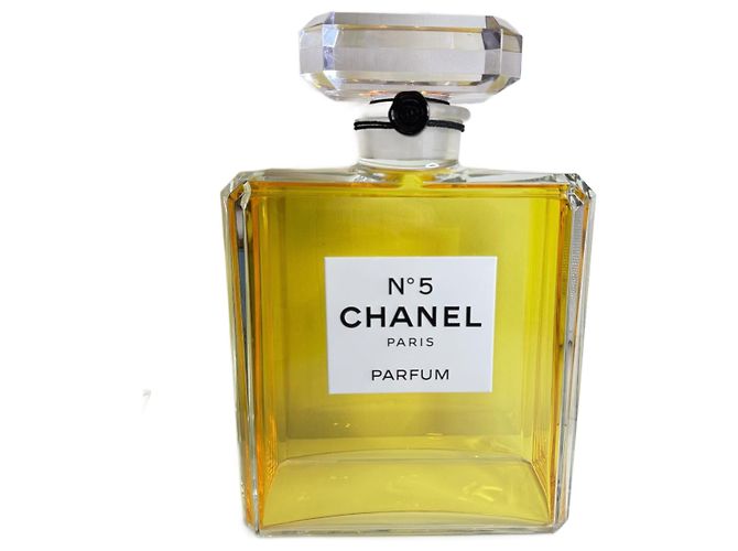 Botella de Perfume Falsa Gigante Chanel N*5 Amarillo