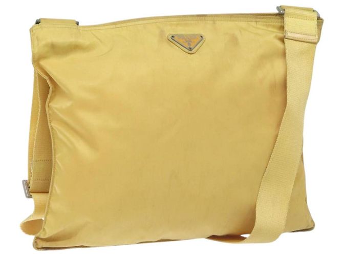 Borsa a Spalla PRADA in Nylon Giallo Auth 127873