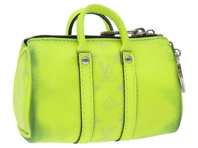 LOUIS VUITTON Taigalama Llavero Mini Keepall Charm Amarillo M01048 Auth MX390