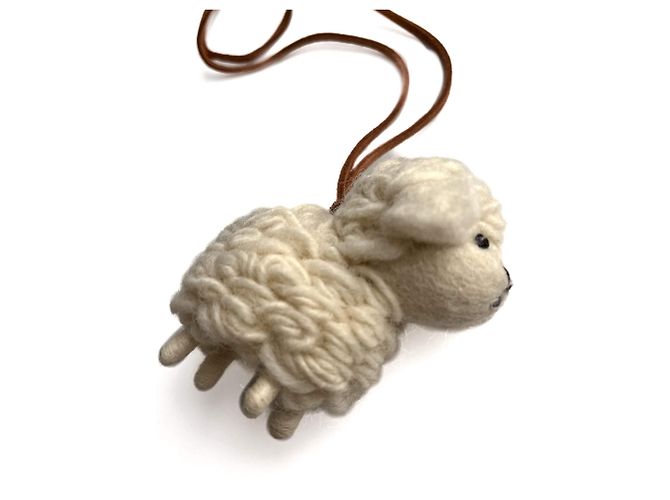 Autre Marque Charm Wool Sheep Off-White Eggshell