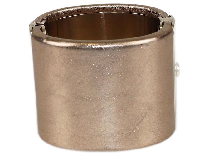 Bracciale largo in oro rosa CC di Chanel