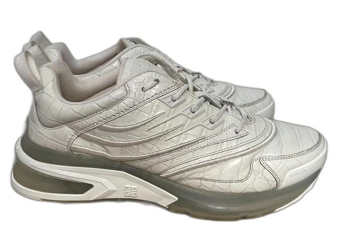 Tênis Givenchy de couro branco