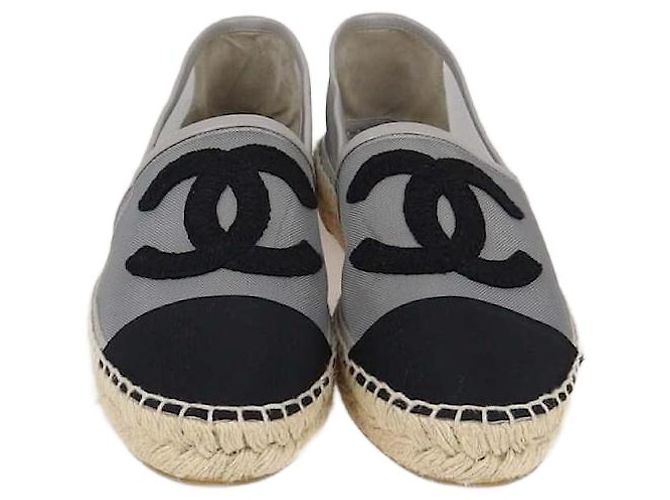 Chanel Graue/schwarze Mesh CC Ballerinas mit Zehenkappe