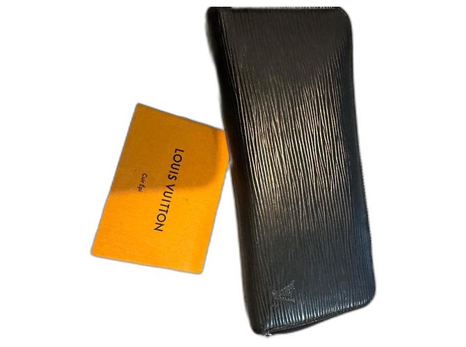 Zippy Louis Vuitton Horizontal grain leather wallet Black