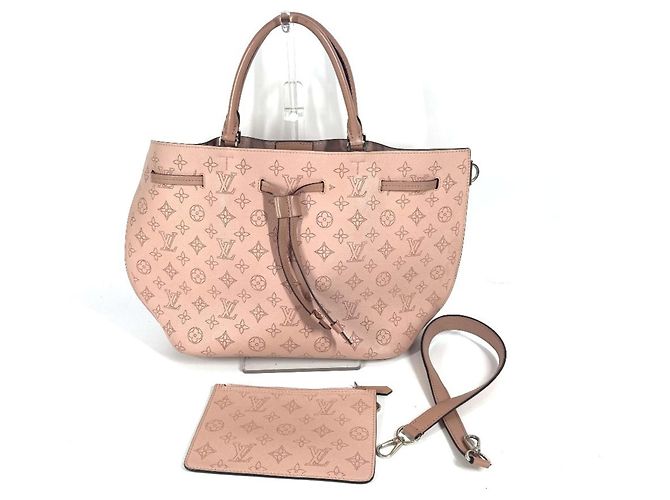 Bolso Girolata en Monogram Mahina de Louis Vuitton Rosa